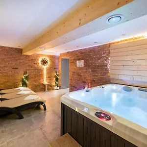 Apartahotel Jarosta & Spa, Ac -free Parking, Zakopane