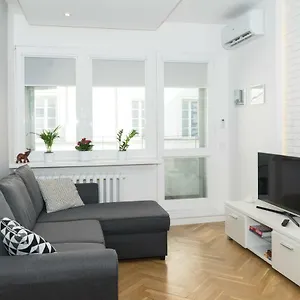 https://old-town-grand-theatre-apartment-2.warsawhotelspoland.com